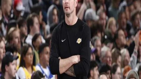 英国对俄实施“三重打击”，开启“空前严格”制裁